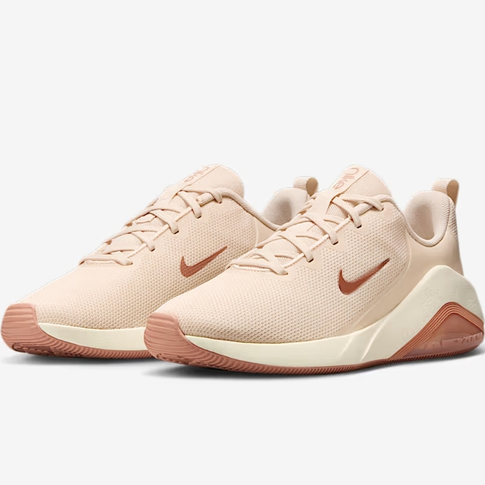 Nike Women Air Zoom Bella 7